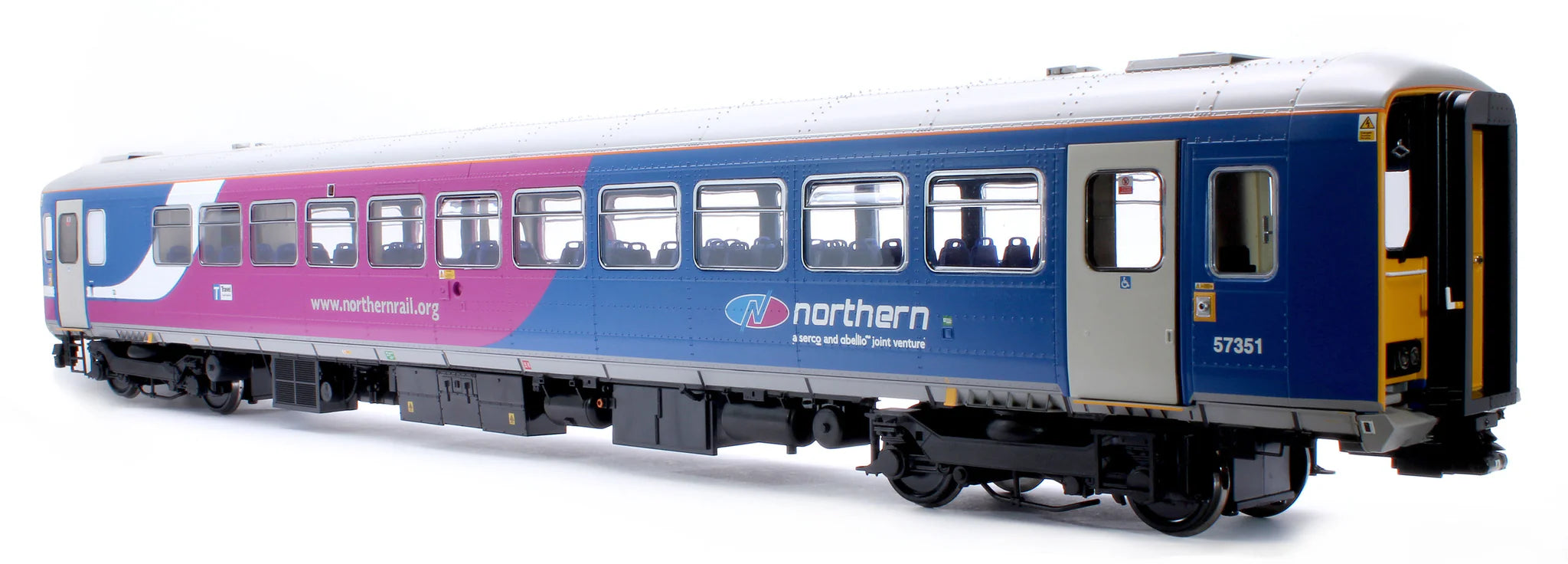 Class 153 - Northern - 153351 - O Scale - DCC Sound Fitted