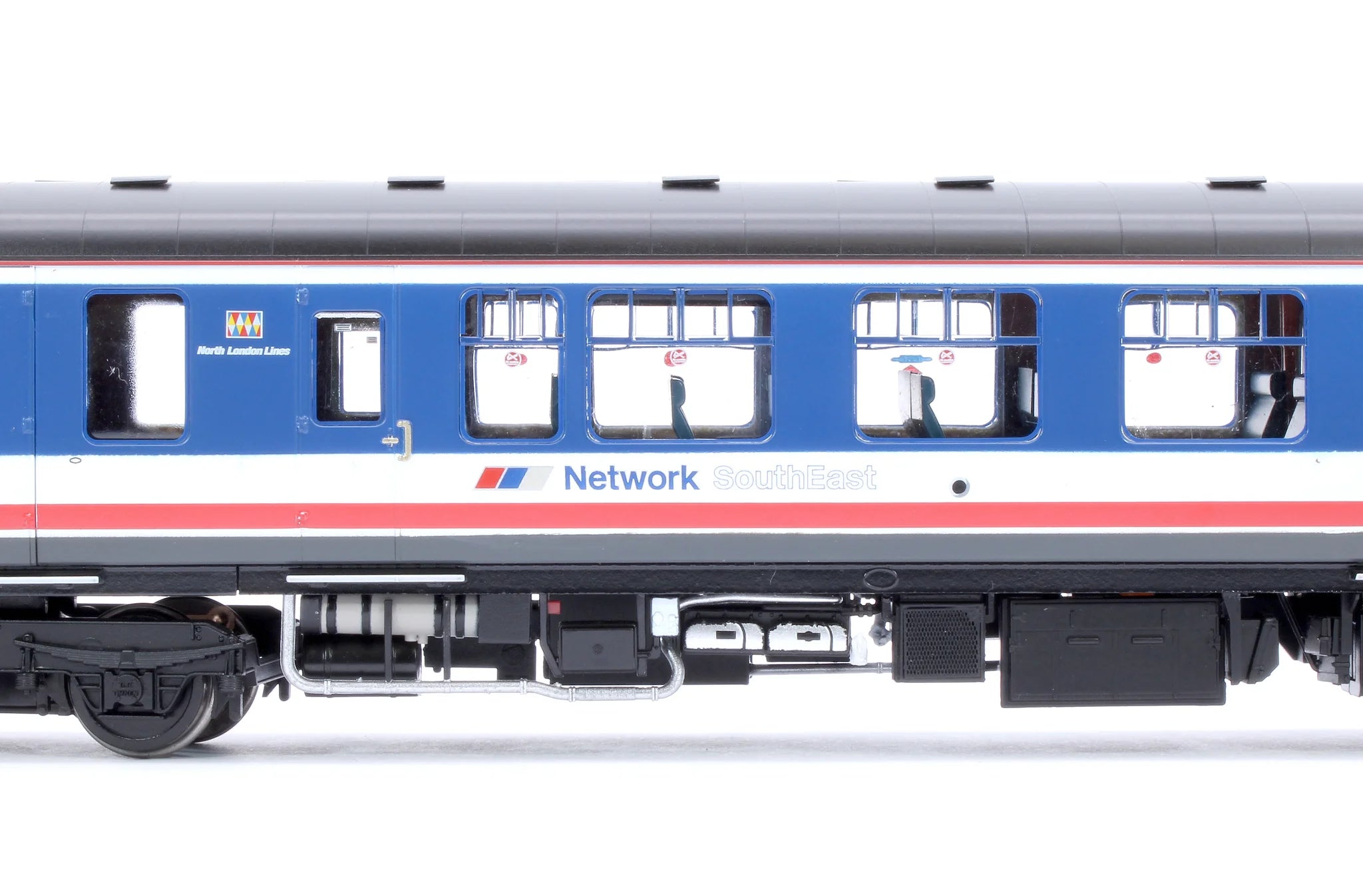 Class 104 - NSE - L701 - 53437+53479 - OO Scale